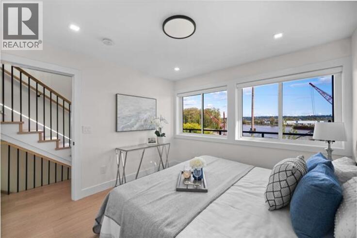 1 1923 RIVER DRIVE, New Westminster