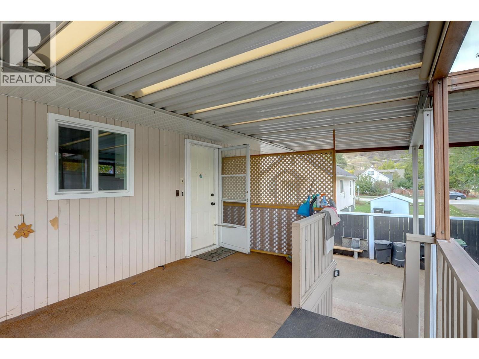 2603 41 Street - 19