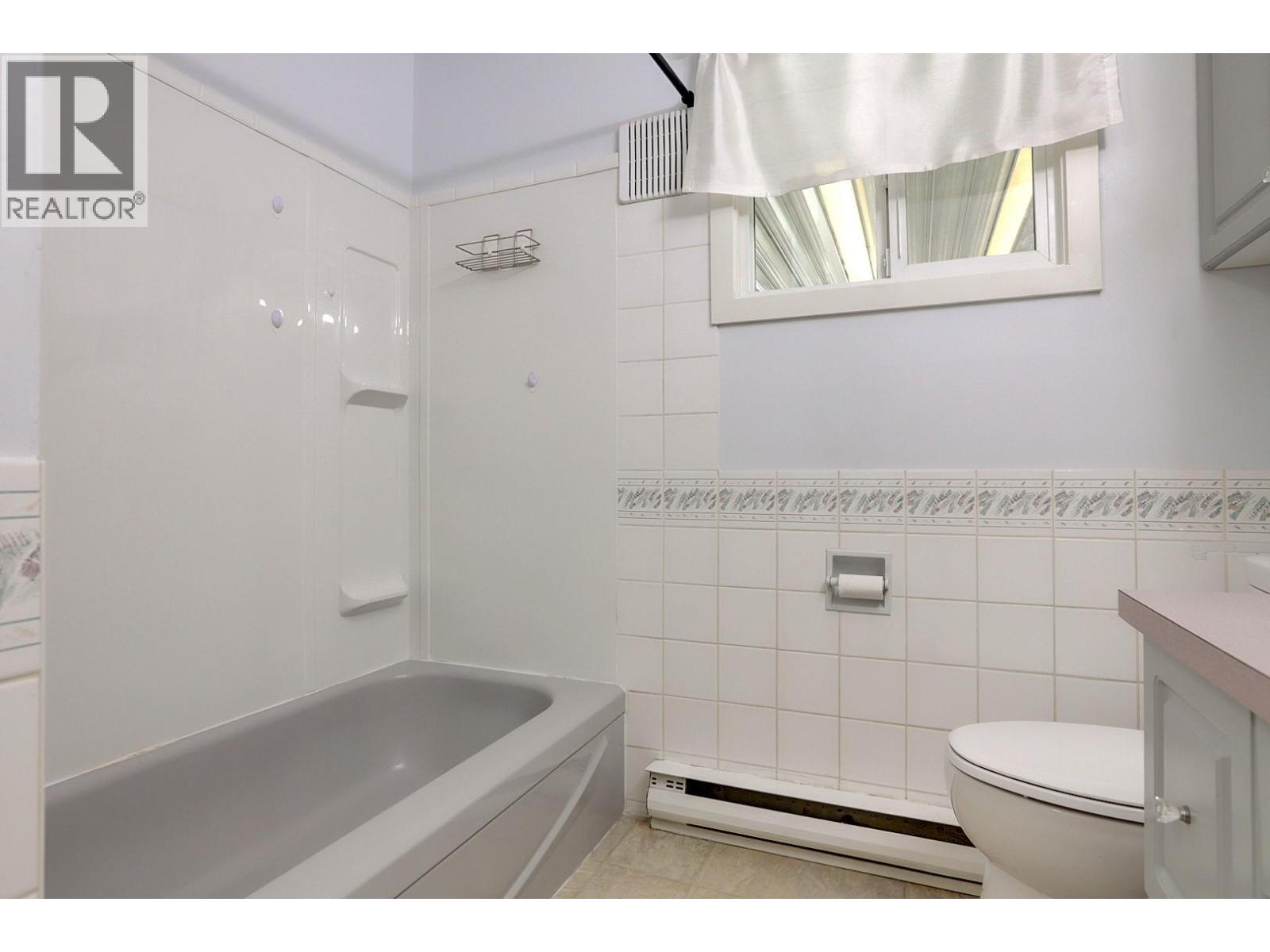 2603 41 Street - 27