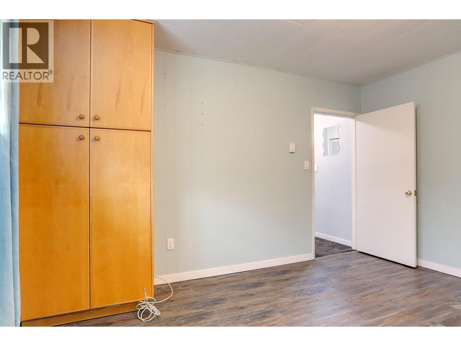2603 41 Street - 40