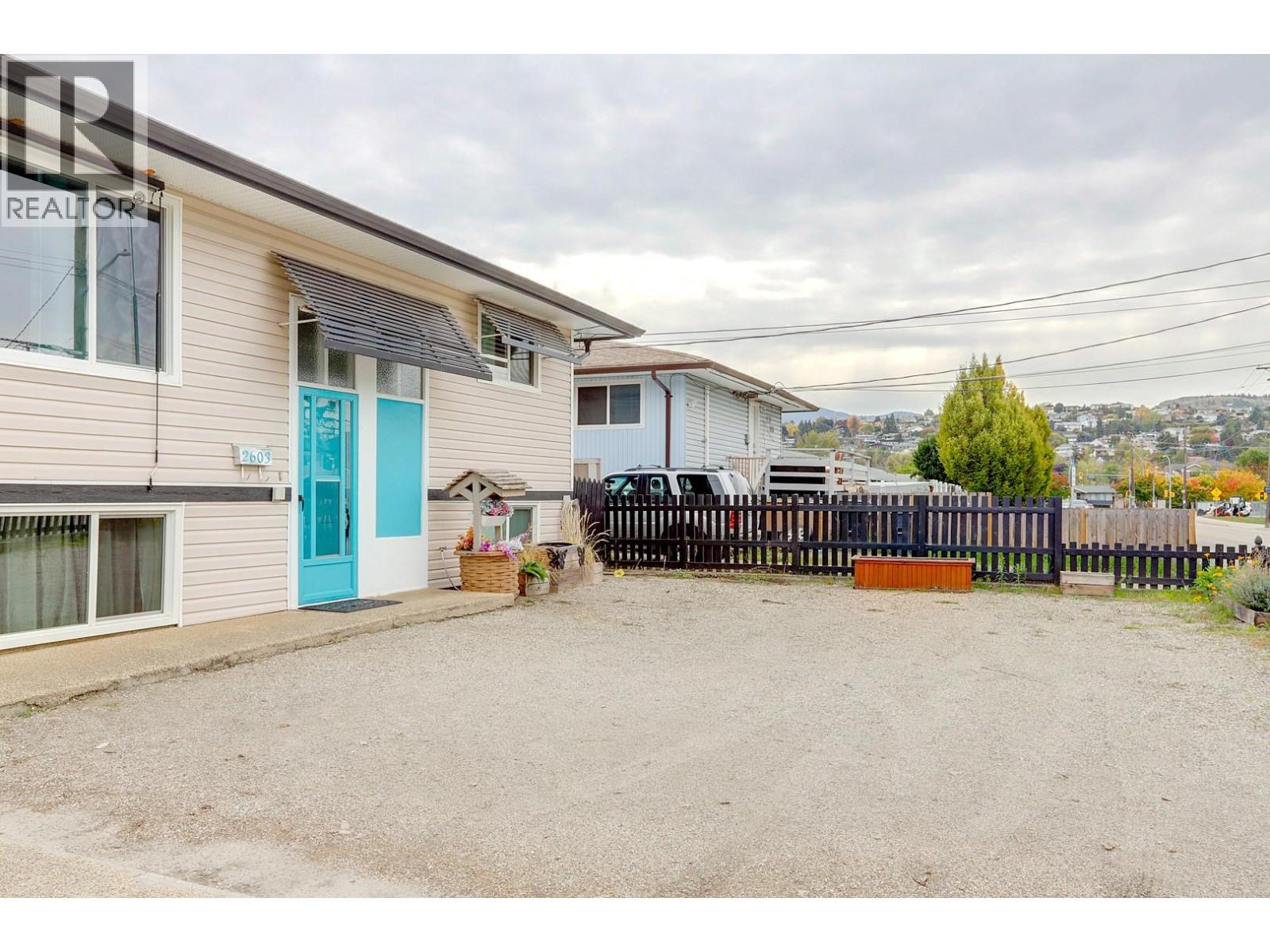 2603 41 Street - 4