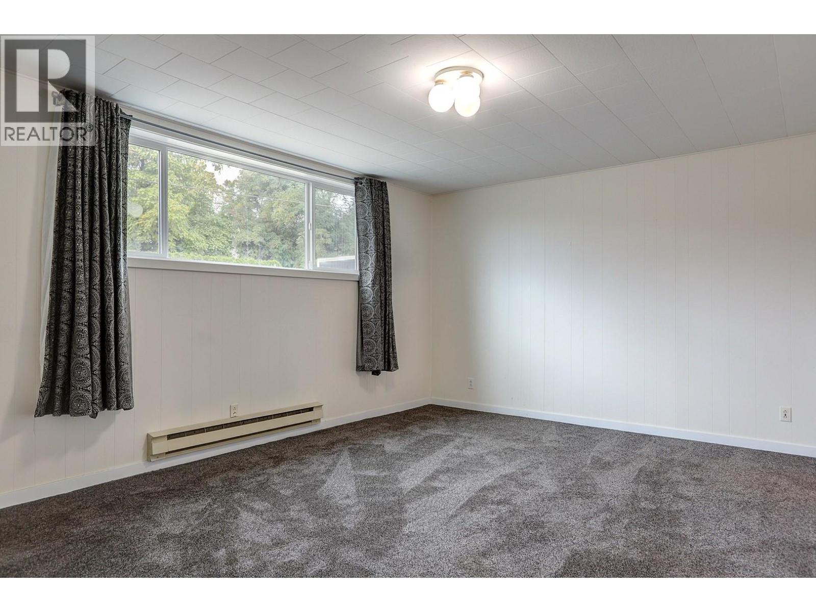 2603 41 Street - 32