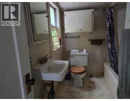 1460 Imperial Lane, Ucluelet, BC V0R3A0 Photo 16