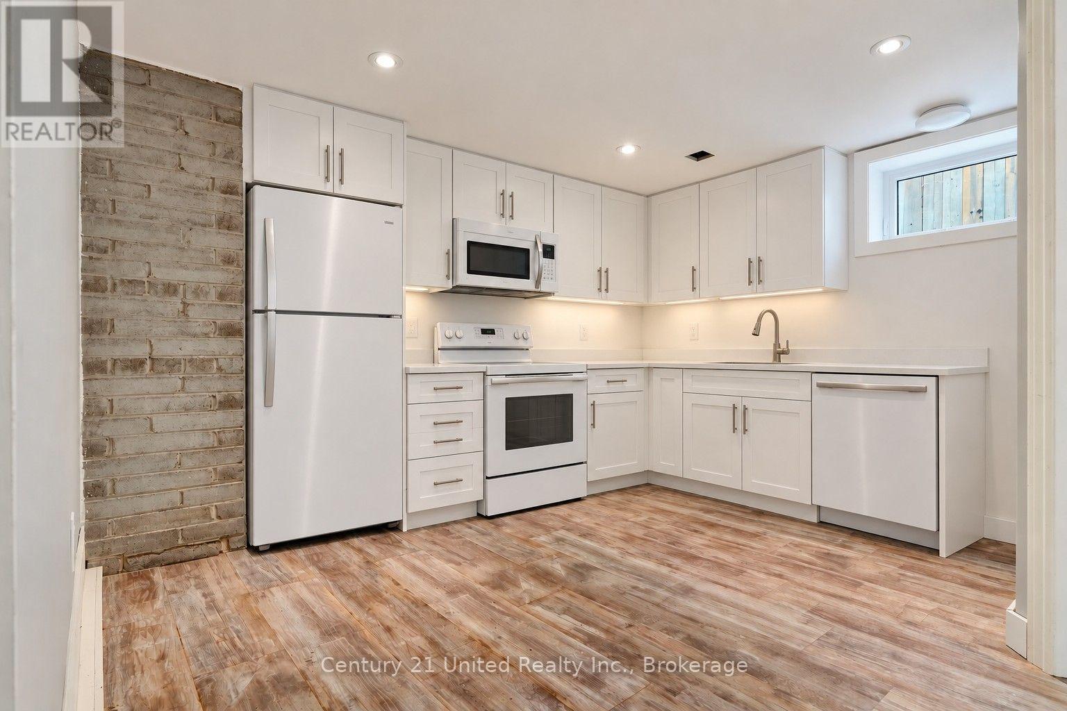 108 James Street East — photo 35
