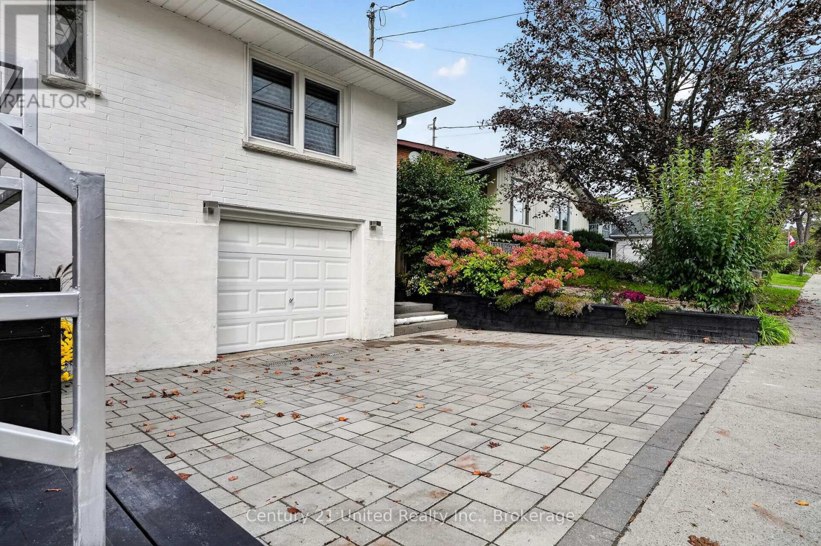 108 James Street East — photo 40