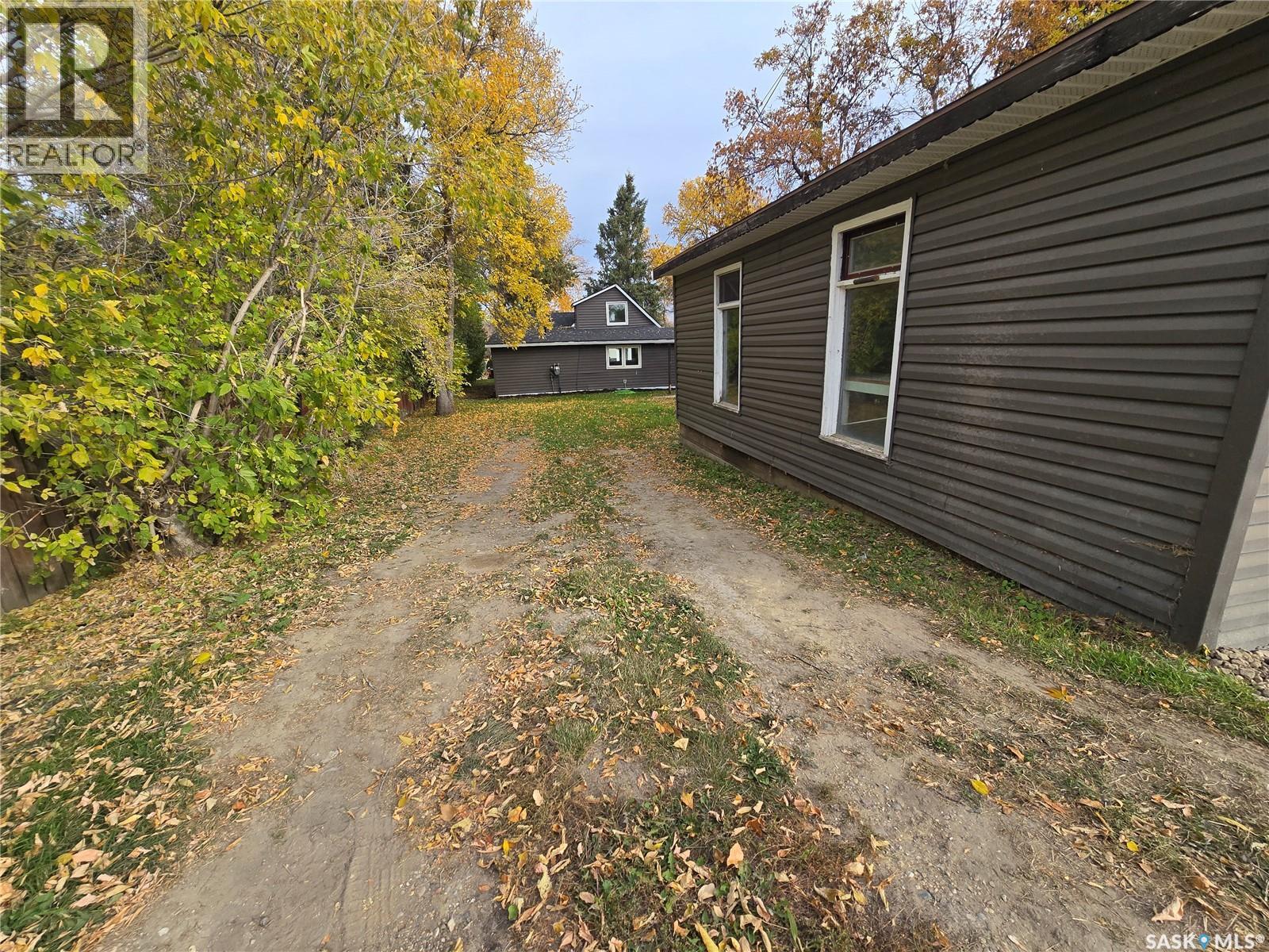 330 3RD AVENUE SE, Weyburn — photo 19