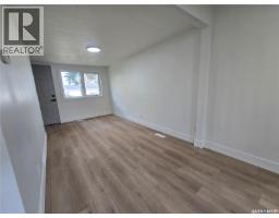Mud room - 330 3rd Avenue Se, Weyburn, SK S4H1X4 Photo 6
