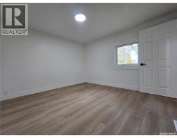 330 3rd Avenue Se, Weyburn, SK S4H1X4 Photo 8