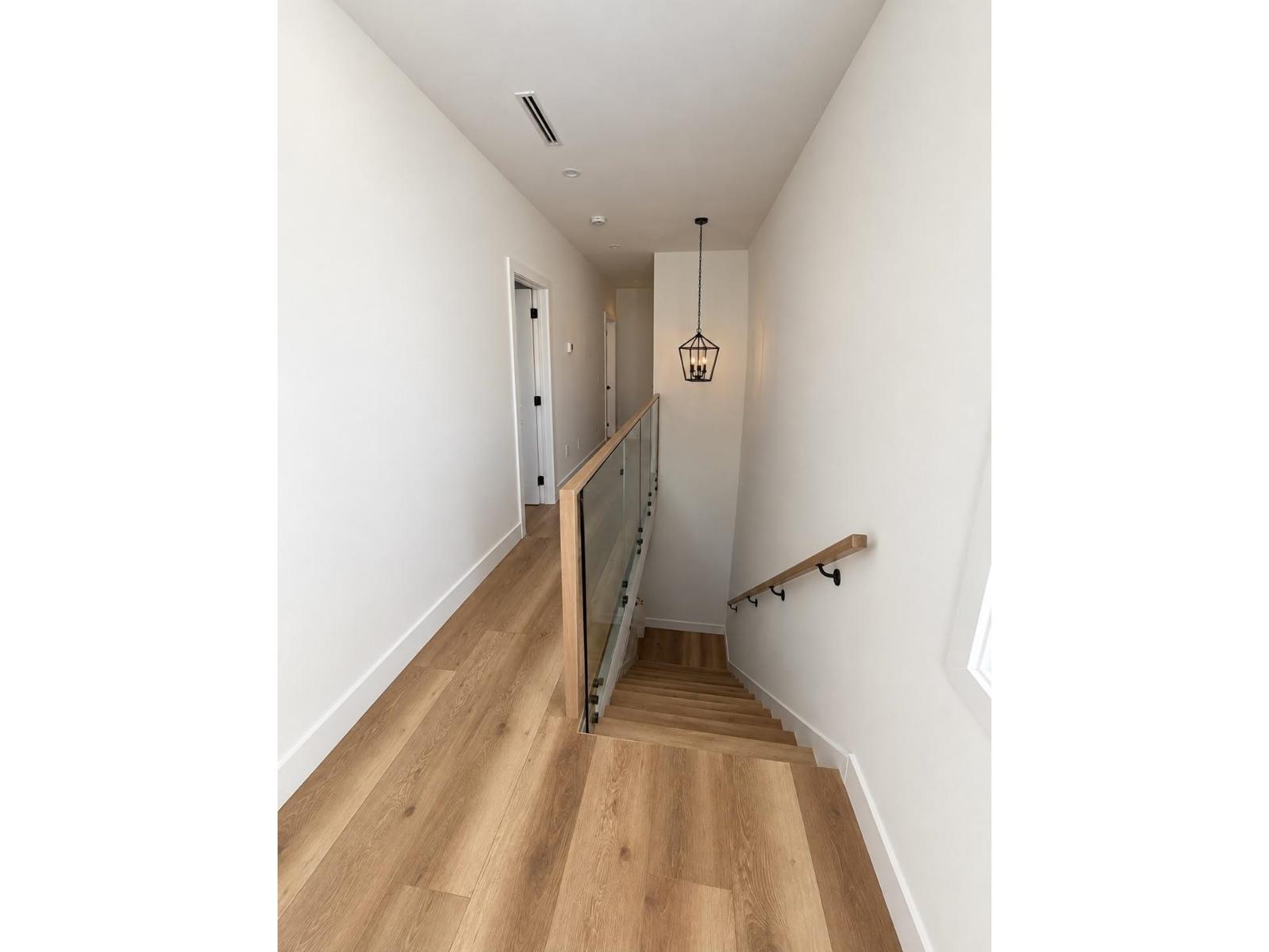 Photo of 7595 119A STREET 14