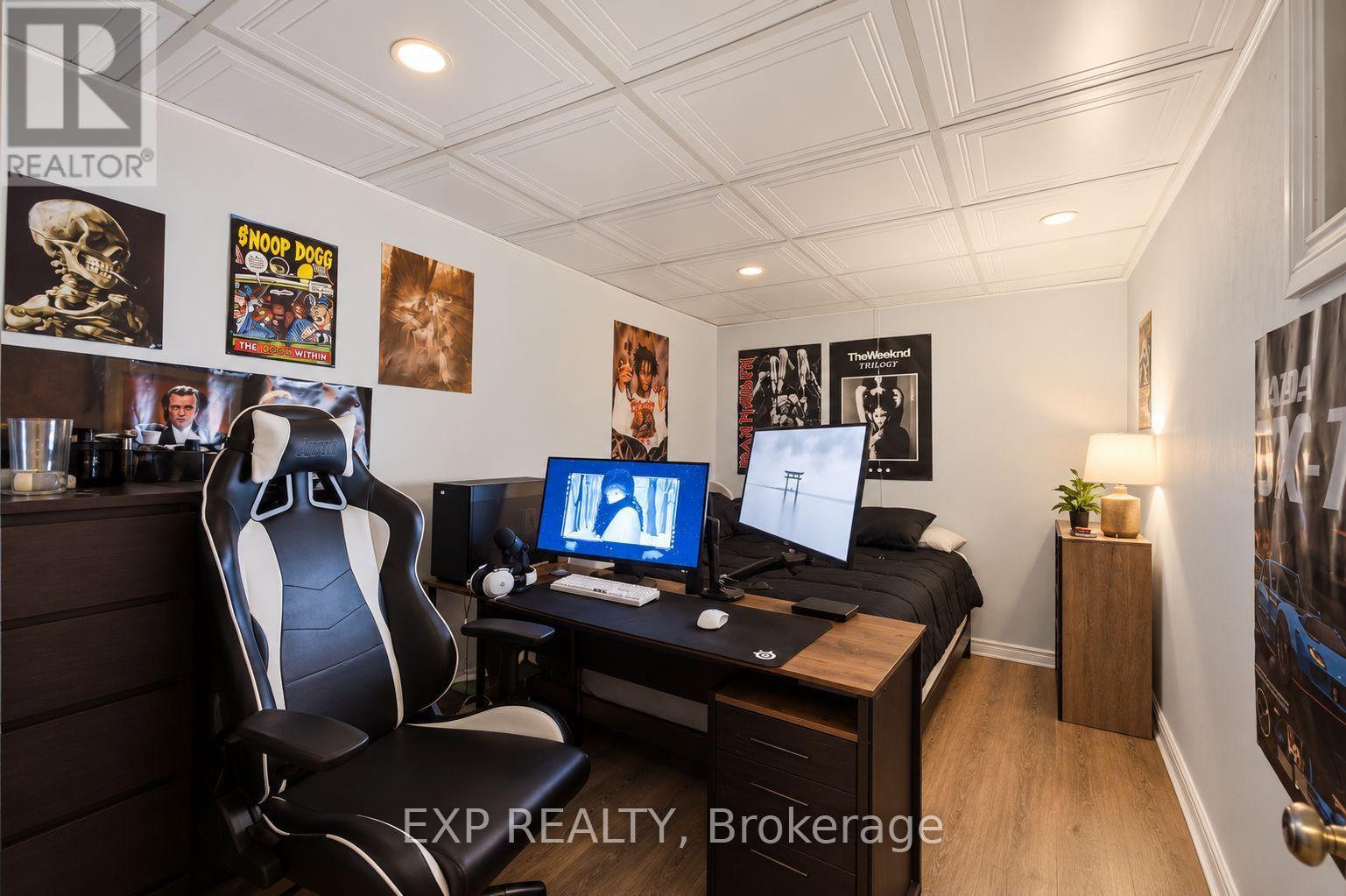 27 HOLLYWOOD STREET S - 8