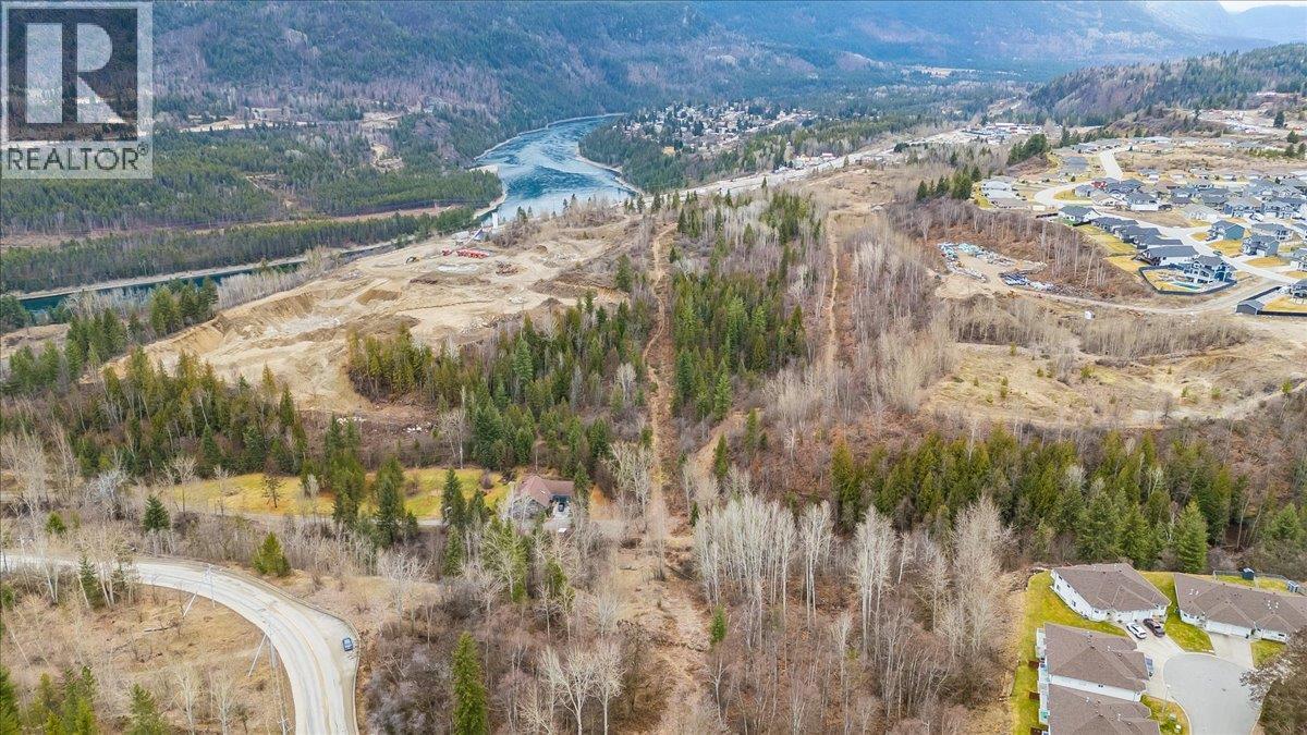  1220 37th Street, Castlegar - Image 1