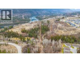 1220 37th Street, Castlegar, BC V1N3N1 Photo 26