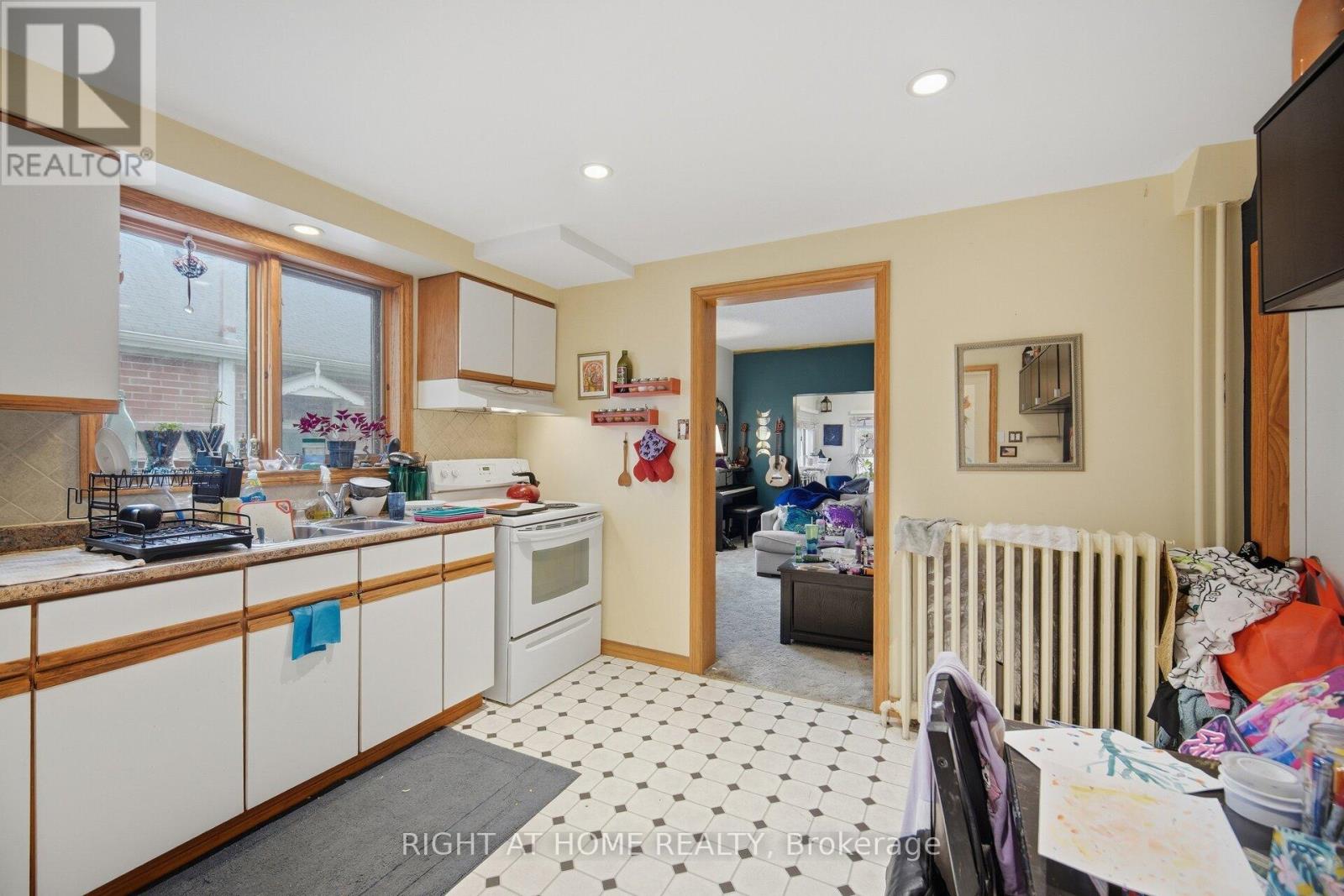 403 PARK AVENUE, Newmarket (Central Newmarket) — photo 12