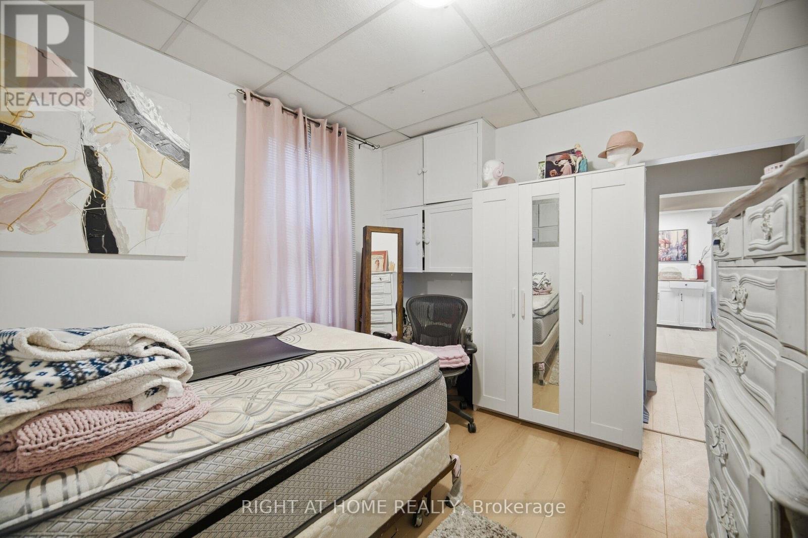 403 Park Avenue, Newmarket, ON photo 34