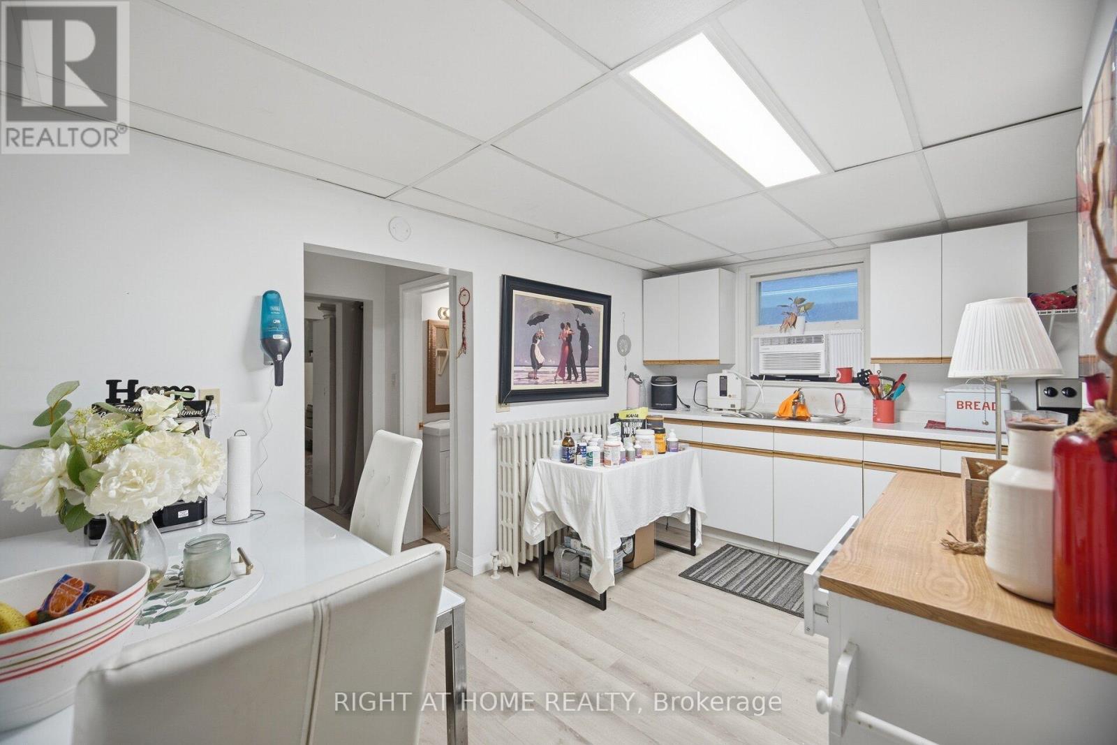 403 Park Avenue, Newmarket, ON photo 36