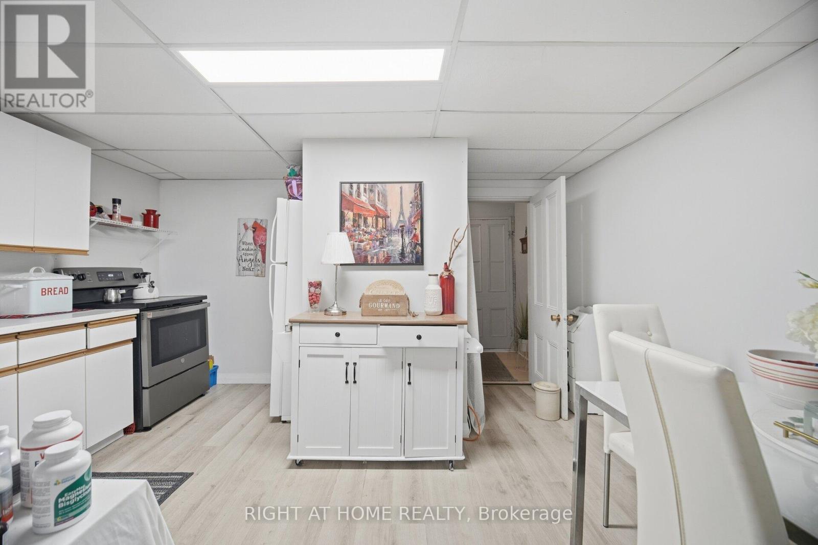 403 Park Avenue, Newmarket, ON photo 40
