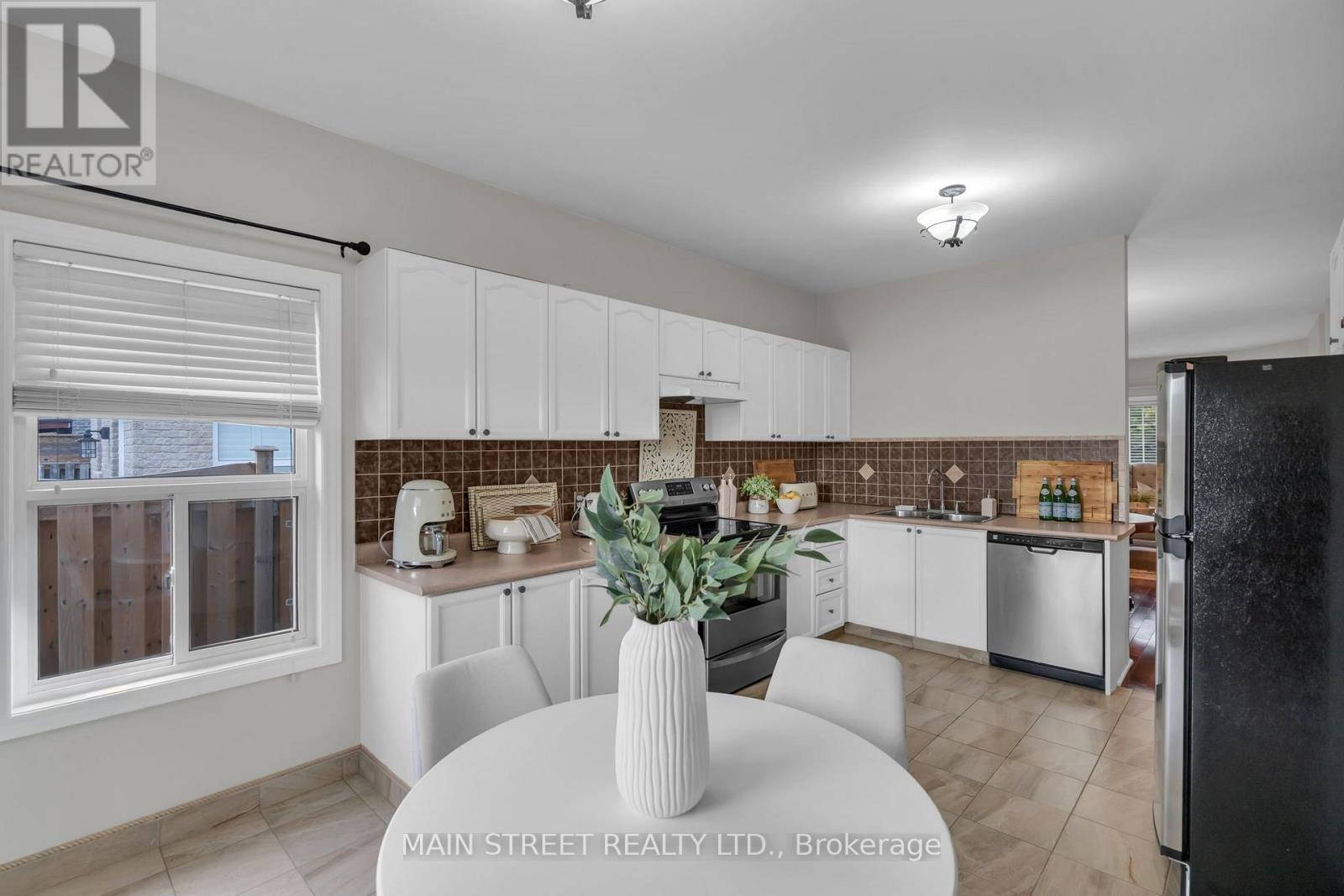 27 MAX AVENUE - 13