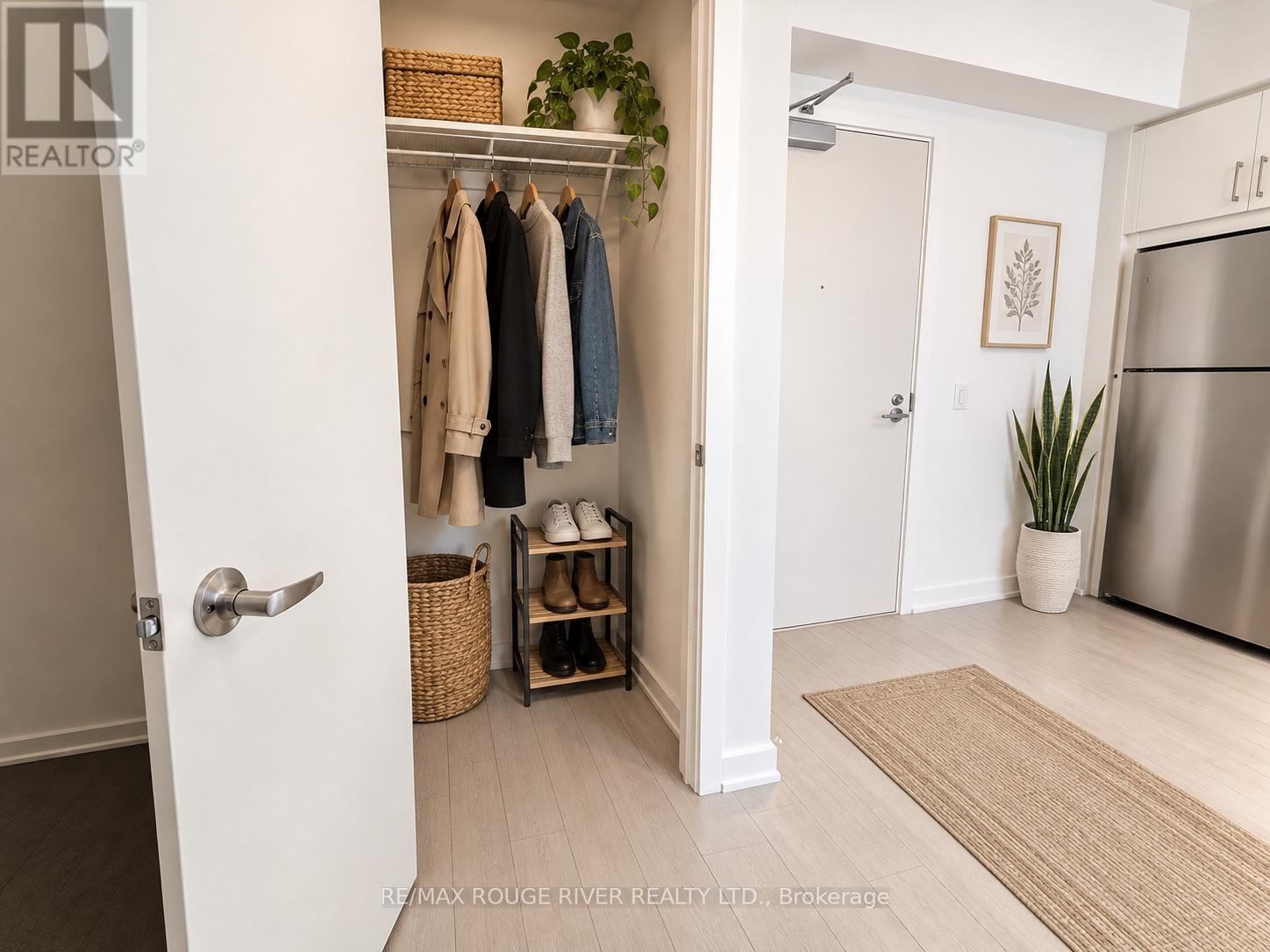 4010 Eglinton Avenue West — photo 13