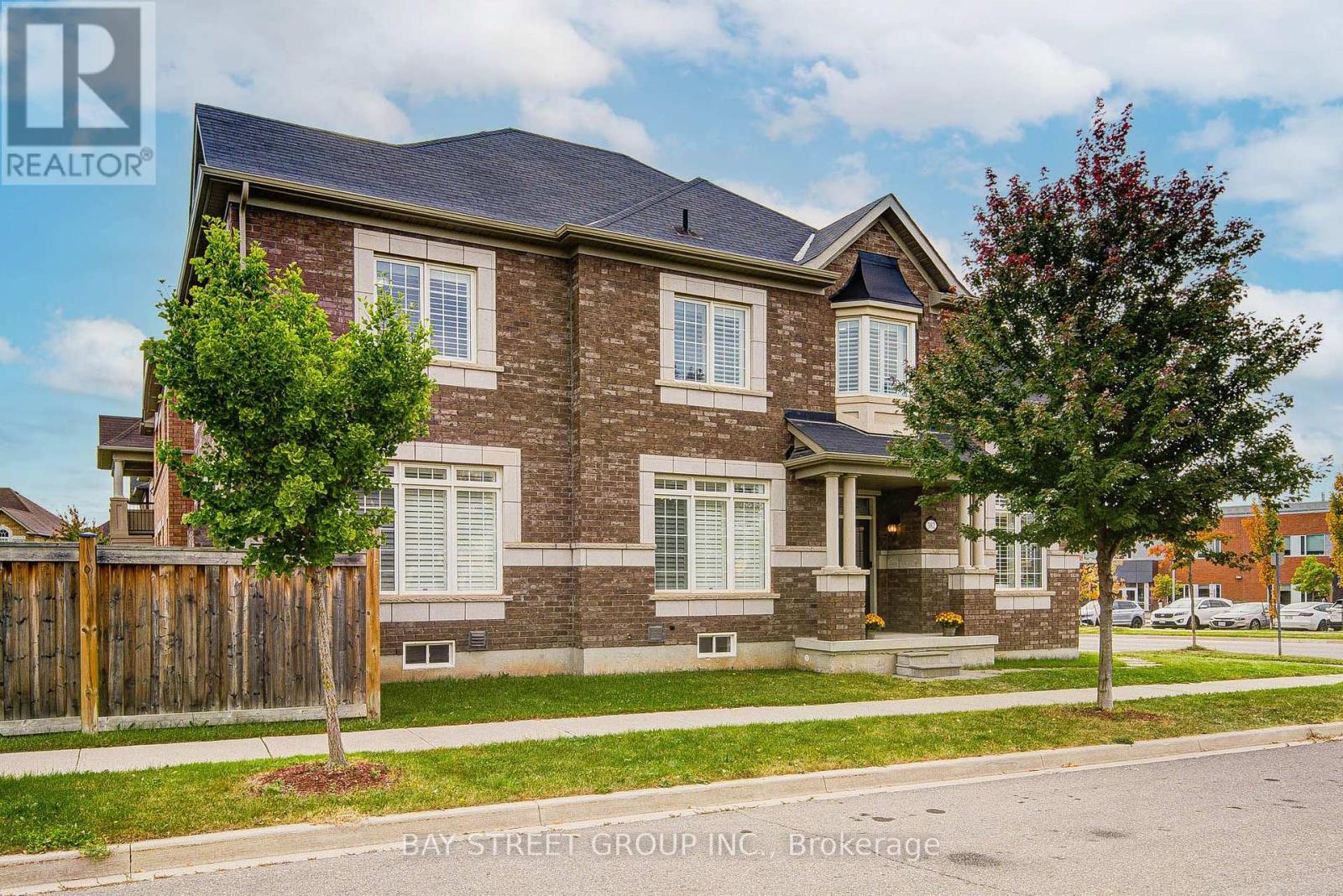 382 BEGONIA GARDENS - 3