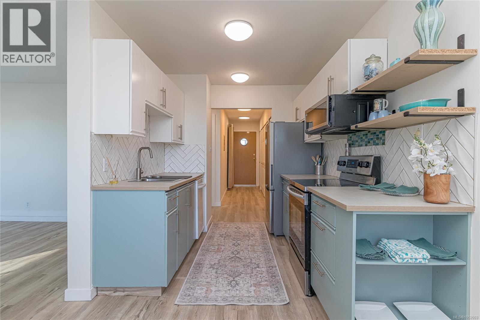 411 1619 Morrison Street, Victoria