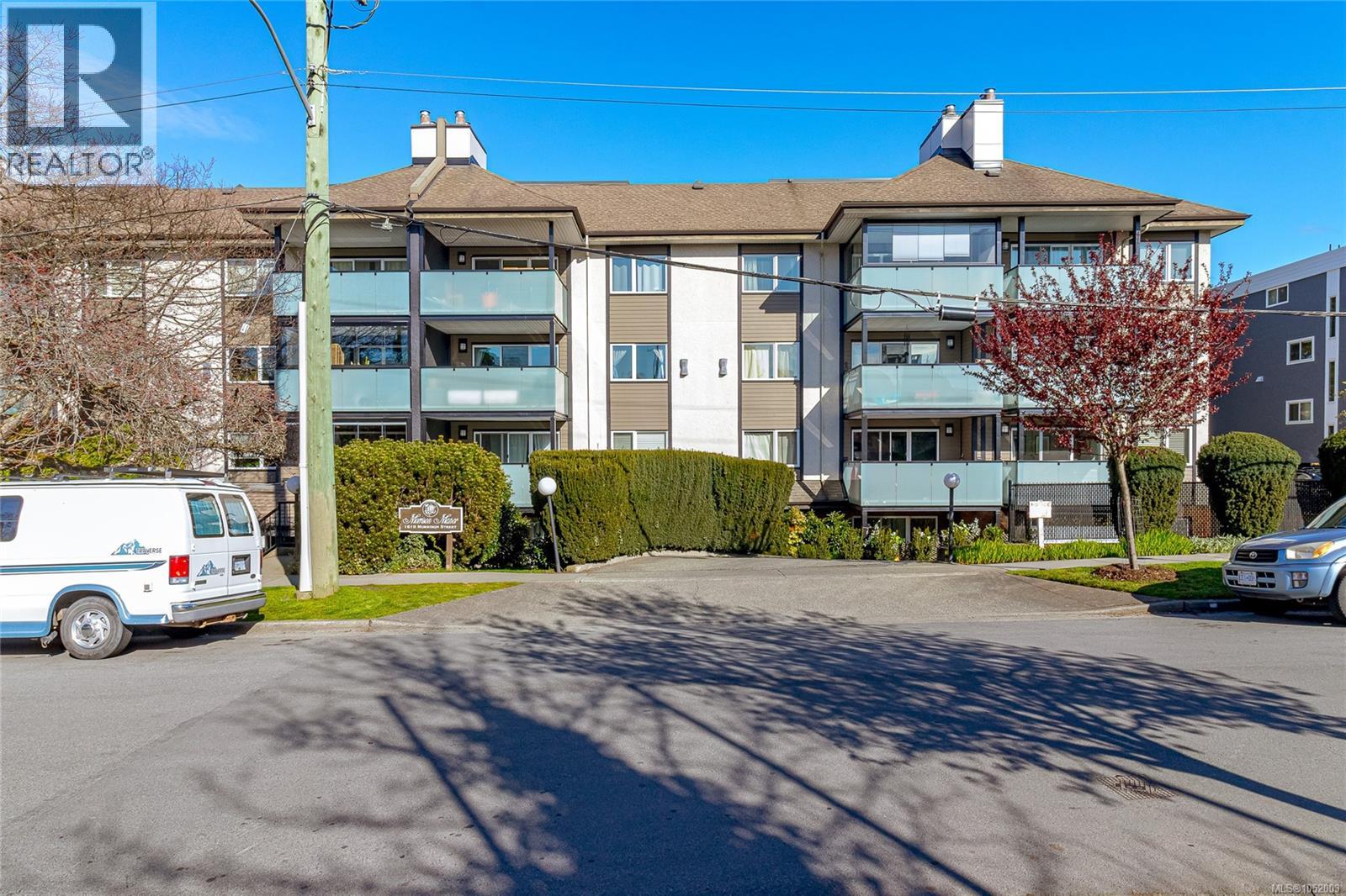 #411 1619 Morrison St - 3