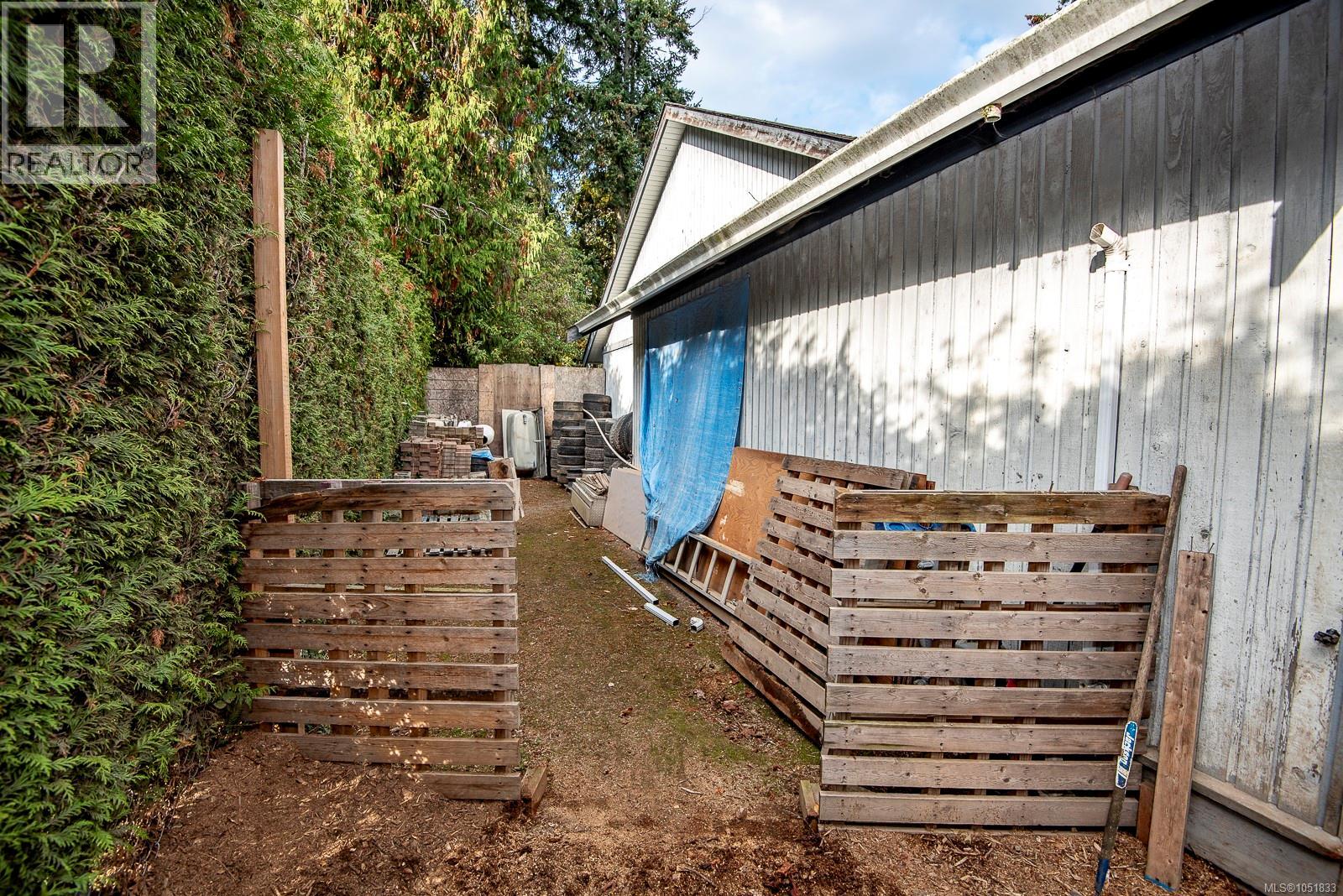 1706 Mills Rd, North Saanich - Image 1