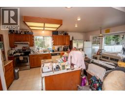 Entrance - 1706 Mills Rd, North Saanich, BC V8L5S9 Photo 12
