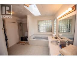 1706 Mills Rd, North Saanich, BC V8L5S9 Photo 18