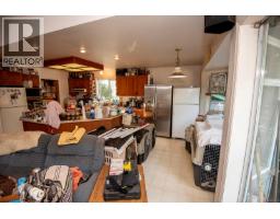 Kitchen - 1706 Mills Rd, North Saanich, BC V8L5S9 Photo 9