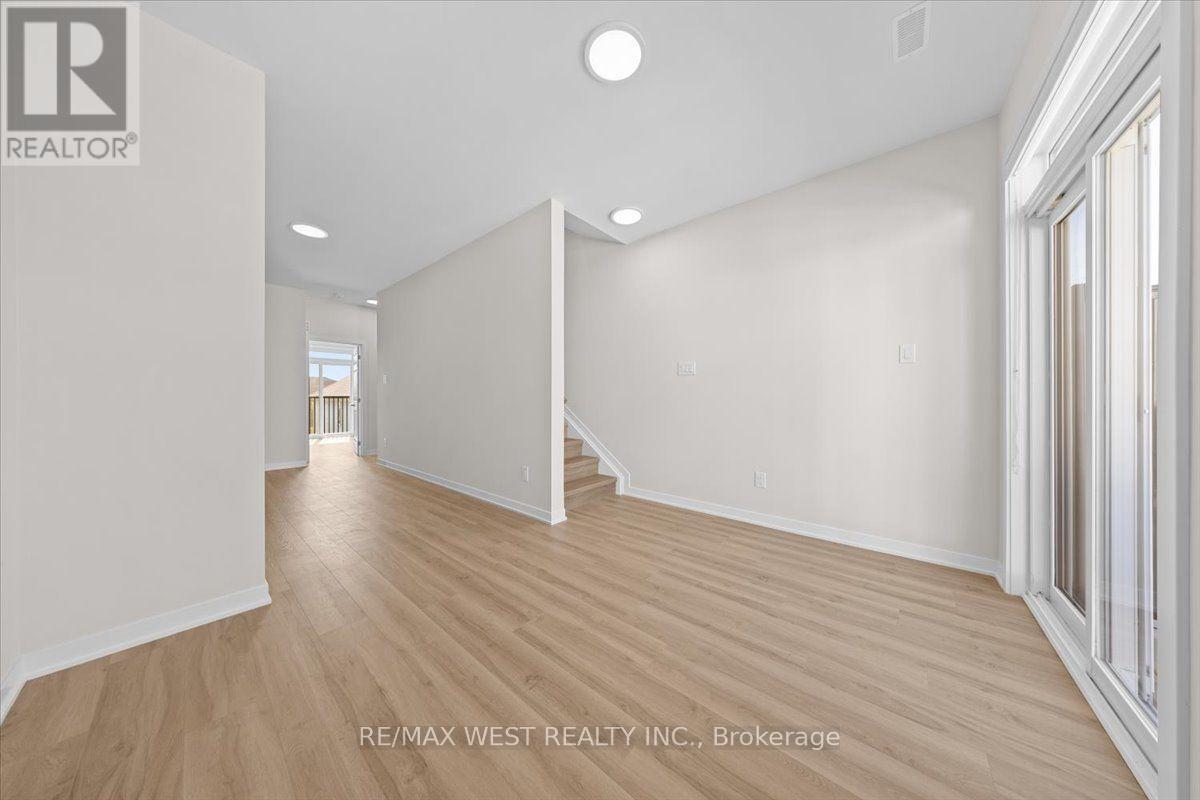 755 Utopie Private — photo 22