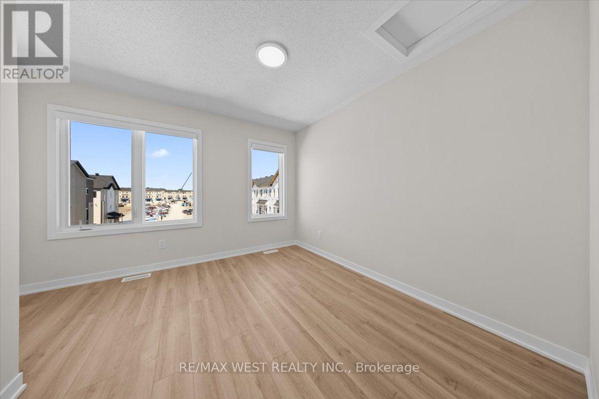 755 Utopie Private — photo 25