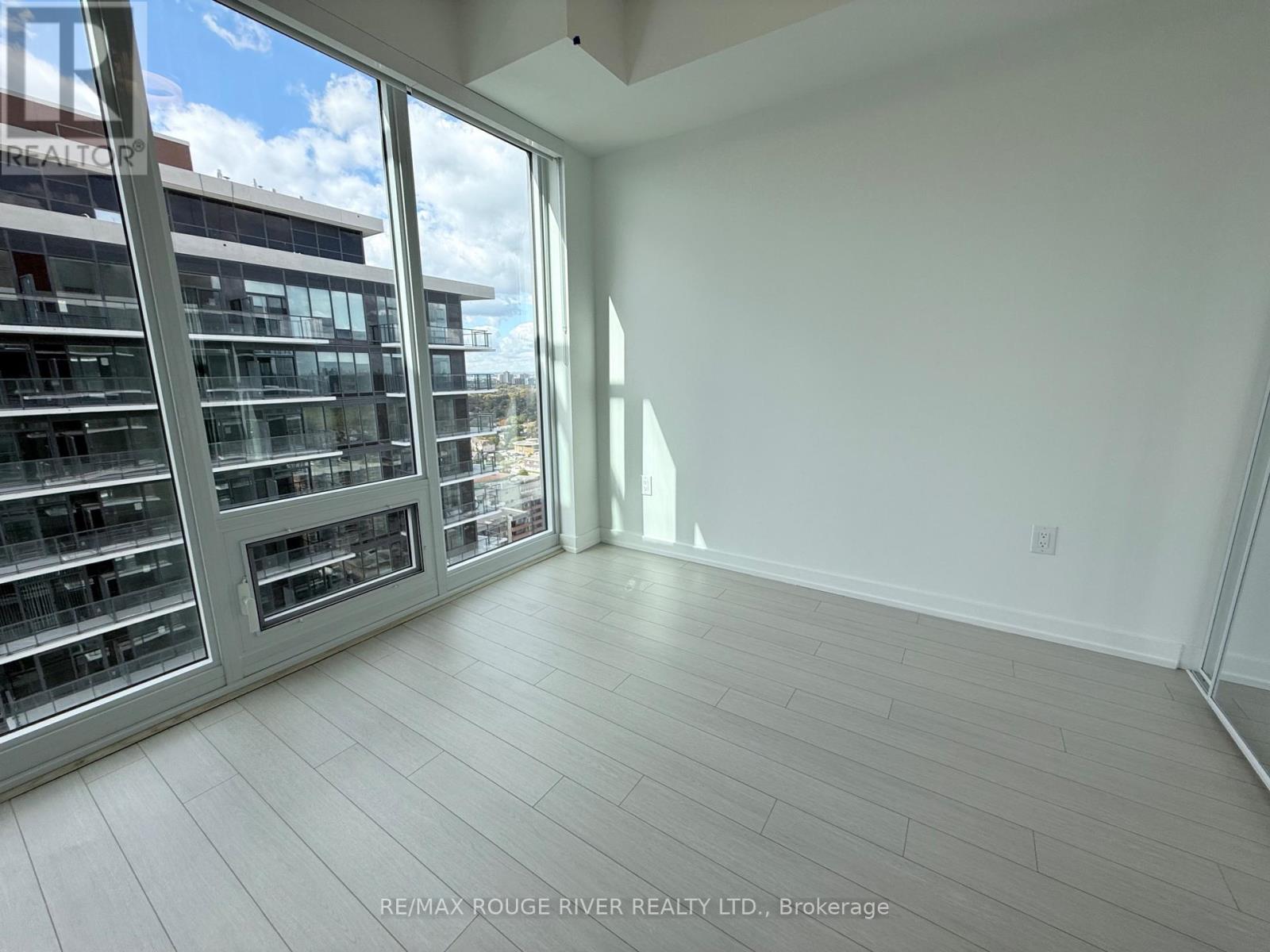 4010 Eglinton Avenue West — photo 16