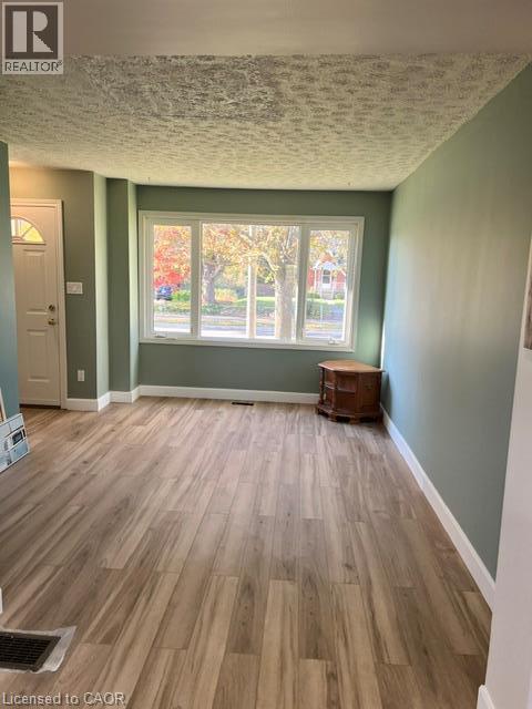 227 FERGUS Avenue - Image 11