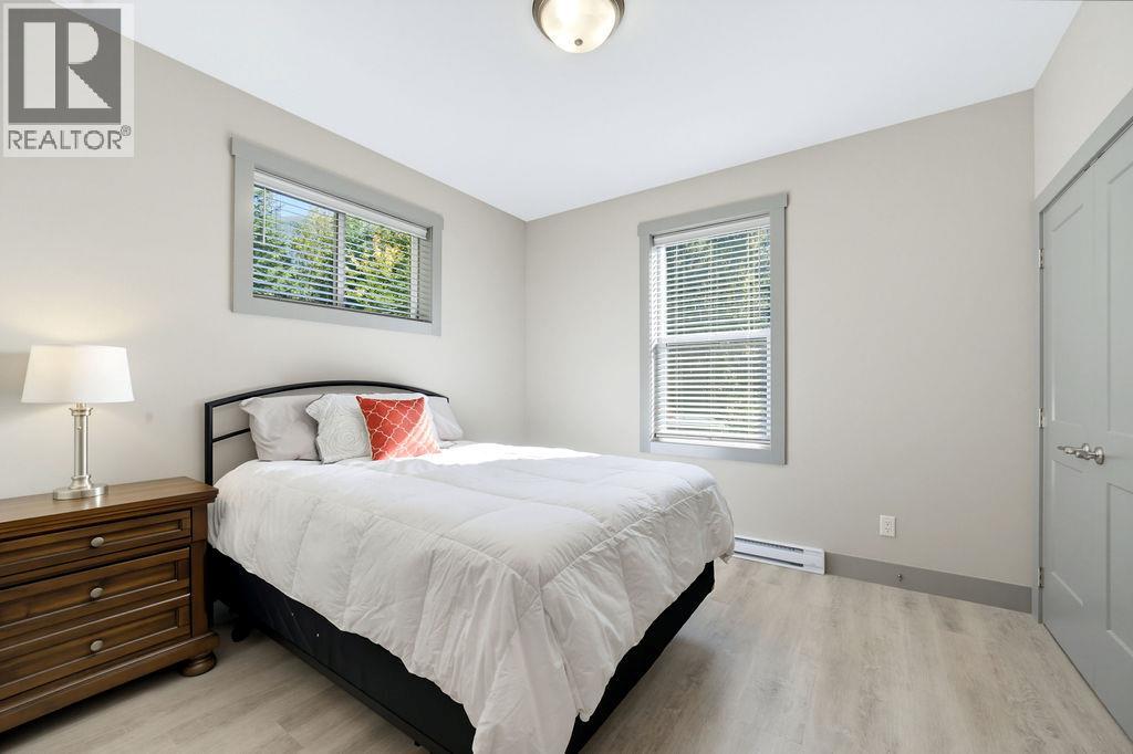 686 Swanbeach Road - 30