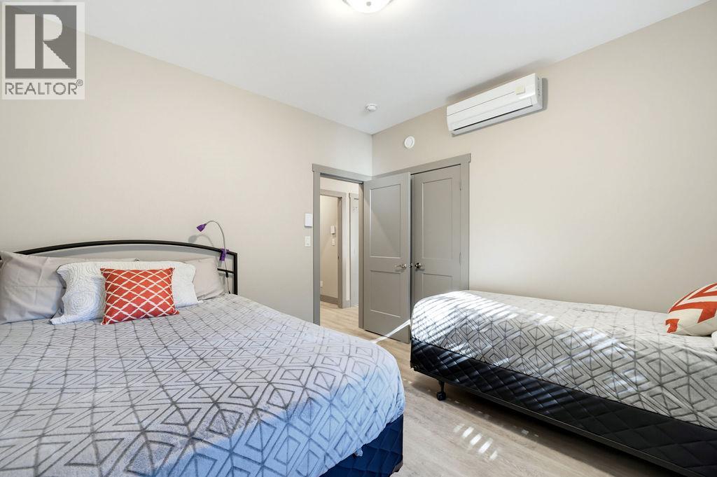 686 Swanbeach Road - 32