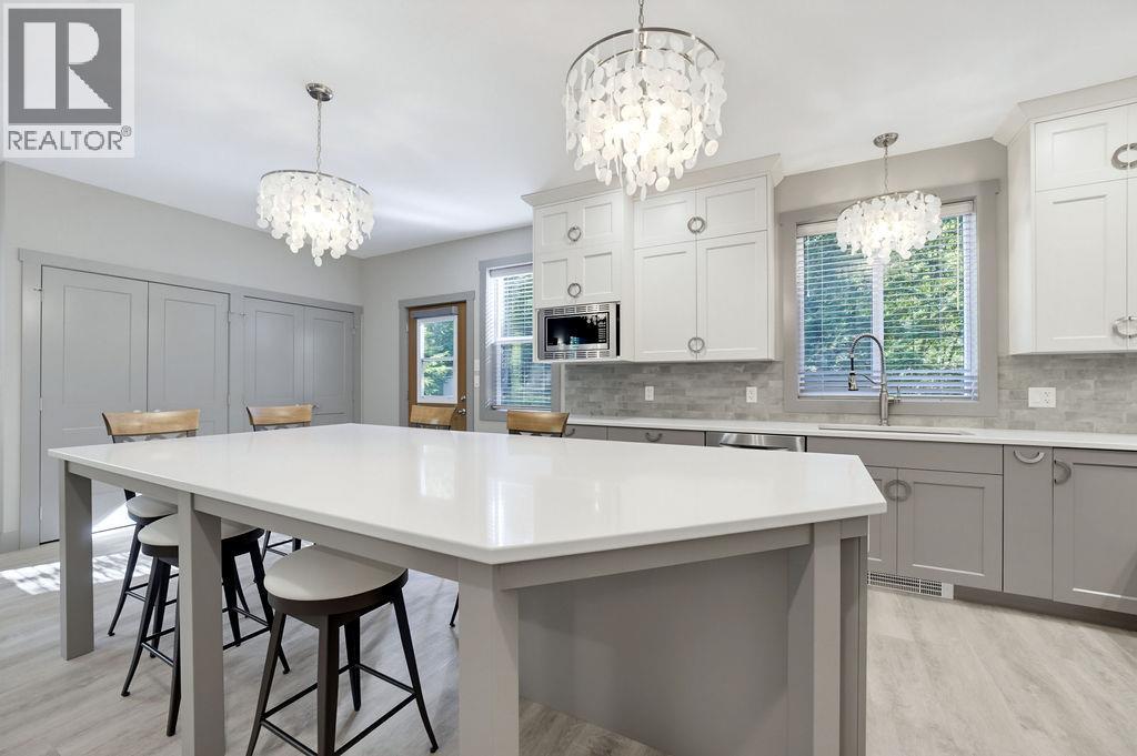686 Swanbeach Road - 16