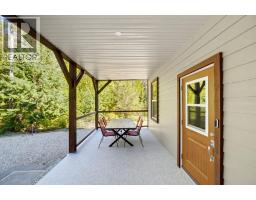 686 Swanbeach Road, Swansea Point, BC V0E2K2 Photo 37