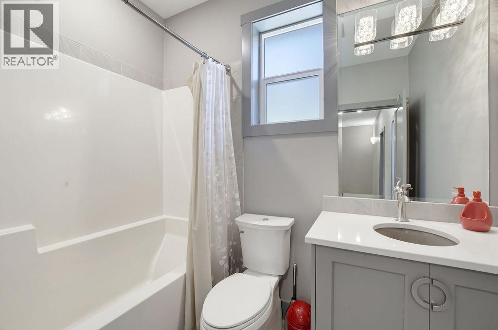 686 Swanbeach Road - 33
