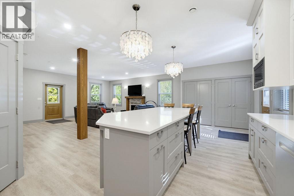 686 Swanbeach Road - 17