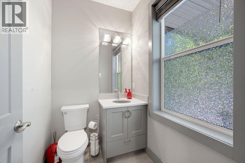 686 Swanbeach Road - 21