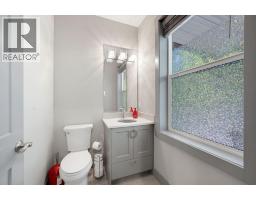 686 Swanbeach Road, Swansea Point, BC V0E2K2 Photo 21