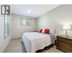 686 Swanbeach Road, Swansea Point, BC V0E2K2 Photo 23