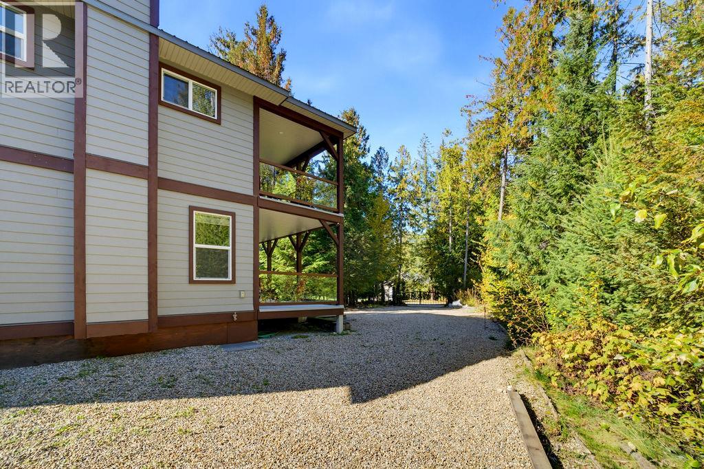 686 Swanbeach Road - 39
