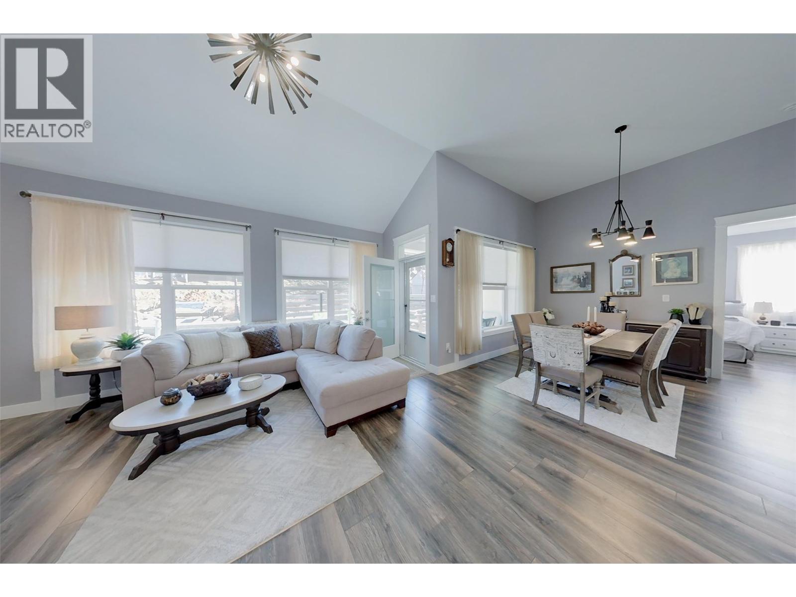3807 FAIRWINDS Drive, Osoyoos