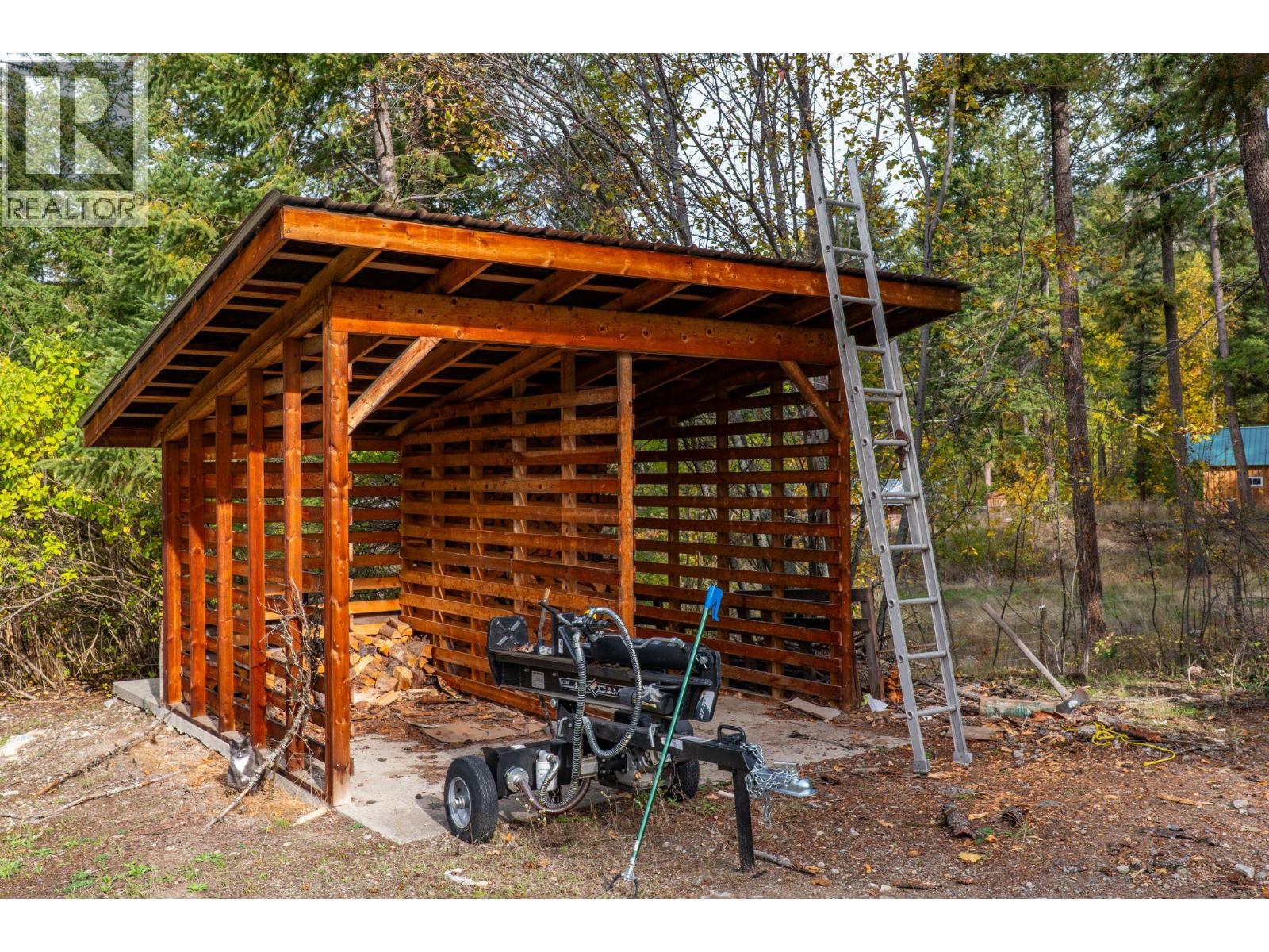 4148 DIXON MOUNTAIN Road, Barriere