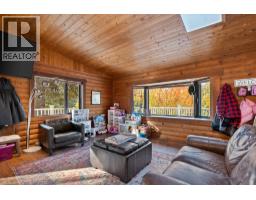 Primary Bedroom - 4148 Dixon Mountain Road, Barriere, BC V0E1E0 Photo 8
