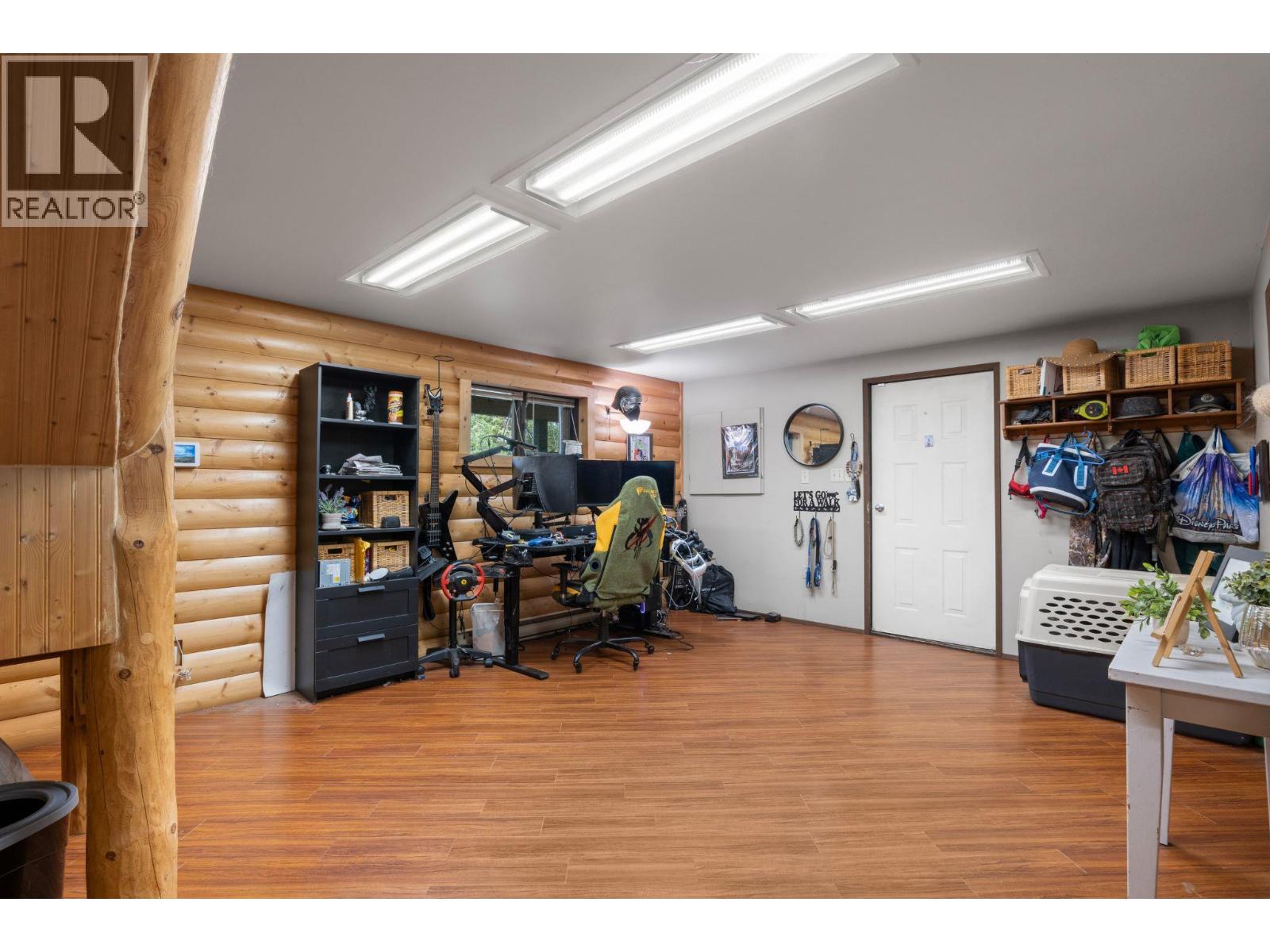 4148 DIXON MOUNTAIN Road, Barriere