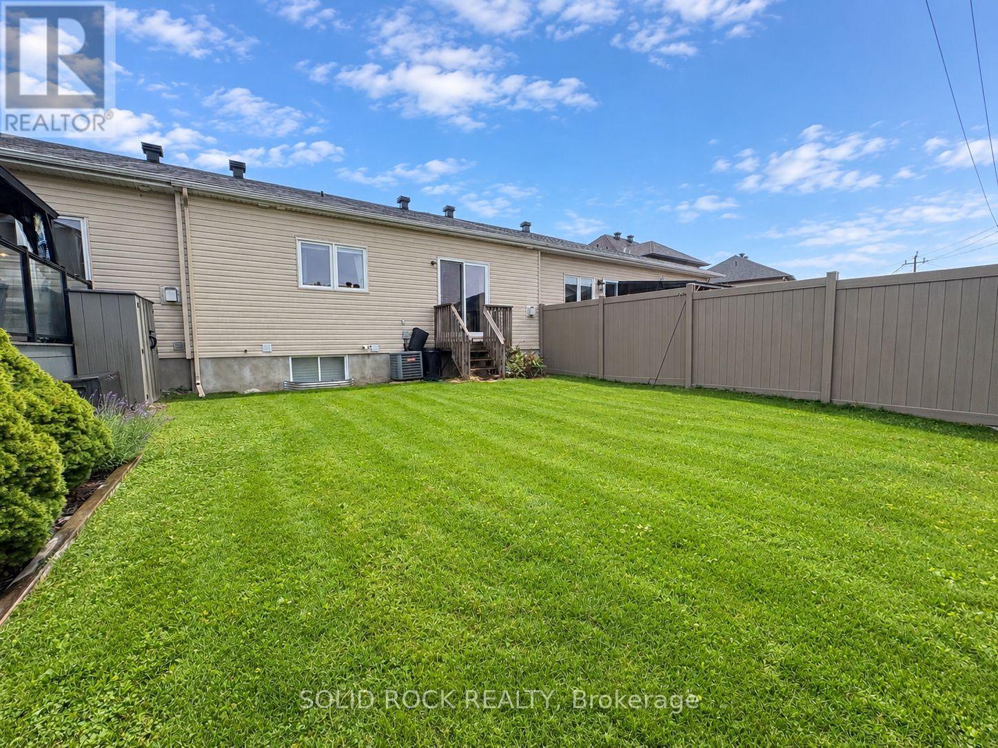 16 MOE ROBILLARD STREET - 2