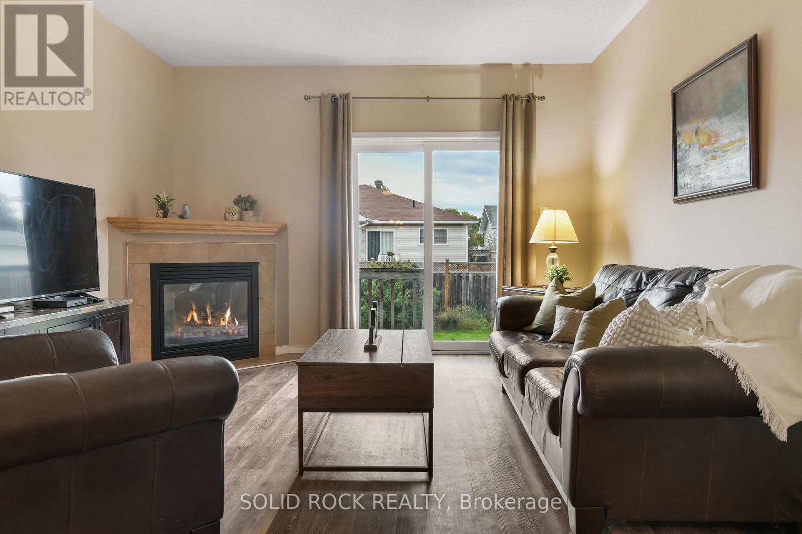 16 MOE ROBILLARD STREET - 3