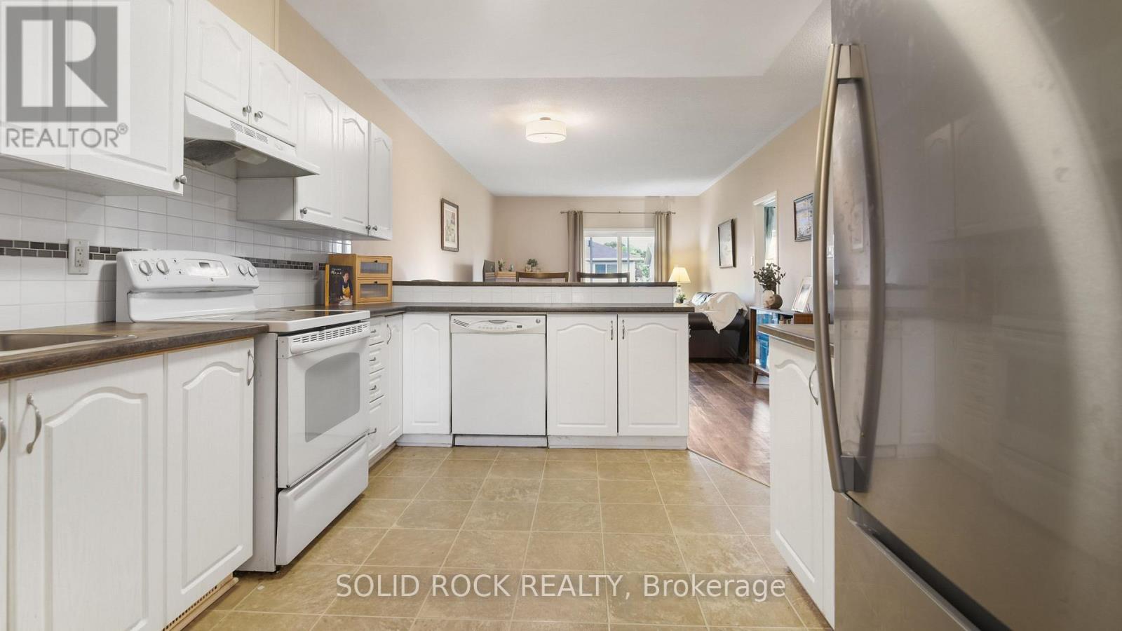 16 MOE ROBILLARD STREET, Arnprior — photo 9